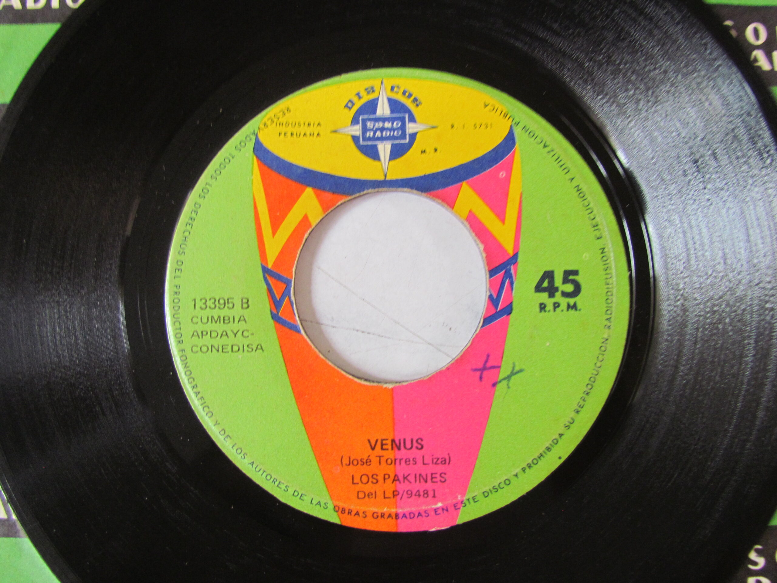 LOS PAKINES «VENUS» 7″ CUMBIA PSYCH GUITAR SPACE FROM PERU EX HEAR ♫ - Imagen 2
